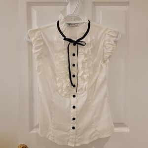 White sleeveless blouse Size XS/S
